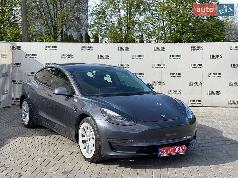 Tesla Model 3 2022