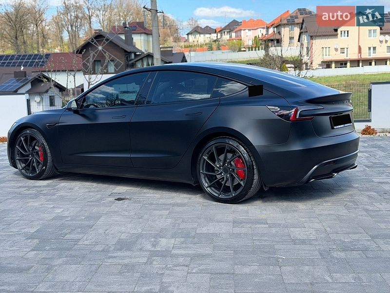 Седан Tesla Model 3 2024 в Тернополе