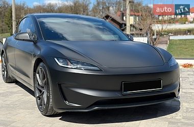 Седан Tesla Model 3 2024 в Тернополе