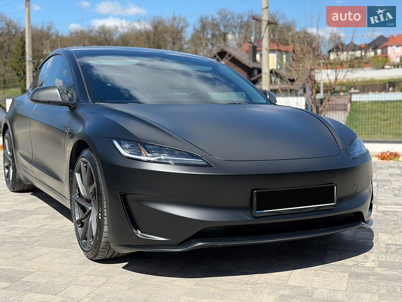 Седан Tesla Model 3 2024 в Тернополе