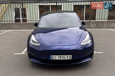 Седан Tesla Model 3 2021 в Киеве
