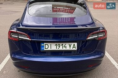 Седан Tesla Model 3 2021 в Киеве