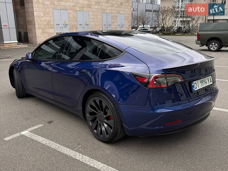 Седан Tesla Model 3 2021 в Киеве