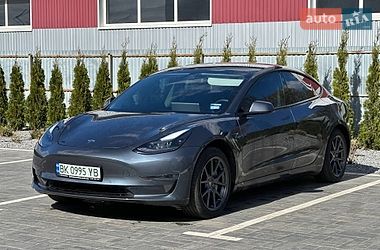 Седан Tesla Model 3 2021 в Луцке