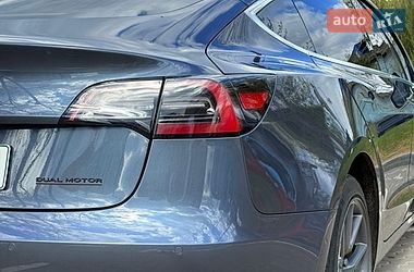 Седан Tesla Model 3 2019 в Киеве