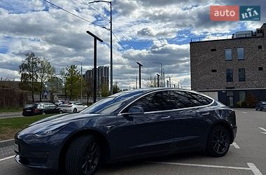Седан Tesla Model 3 2019 в Киеве