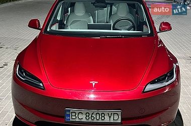 Седан Tesla Model 3 2024 в Львове