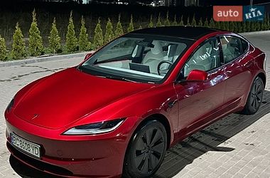 Седан Tesla Model 3 2024 в Львове
