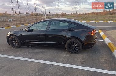 Седан Tesla Model 3 2022 в Буче