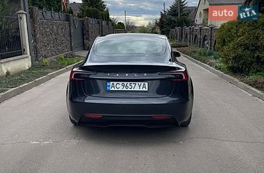 Седан Tesla Model 3 2024 в Нововолинську