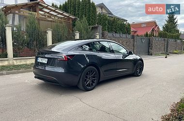 Седан Tesla Model 3 2024 в Нововолинську