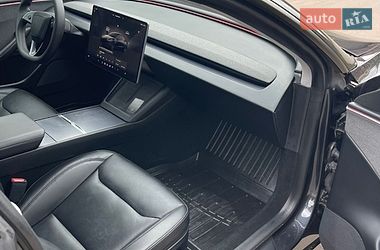 Седан Tesla Model 3 2024 в Нововолинську