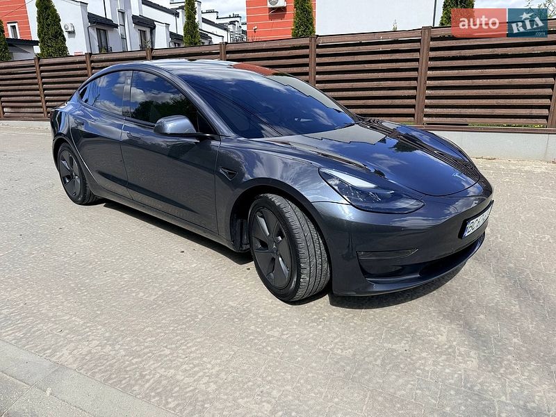 Седан Tesla Model 3 2022 в Львові