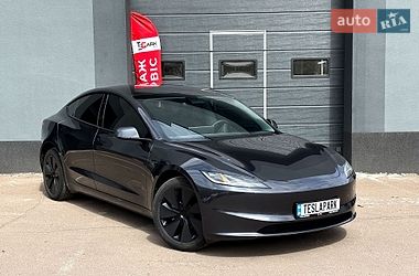 Седан Tesla Model 3 2025 в Києві