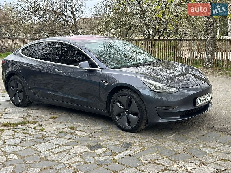 Седан Tesla Model 3 2018 в Житомире