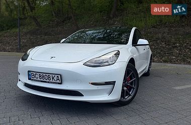 Седан Tesla Model 3 2019 в Львове