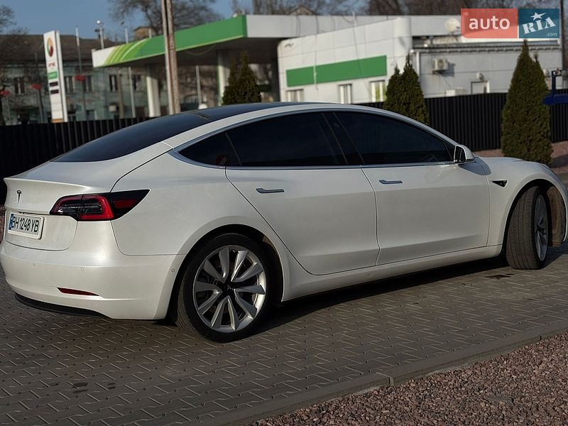 Седан Tesla Model 3 2020 в Одессе