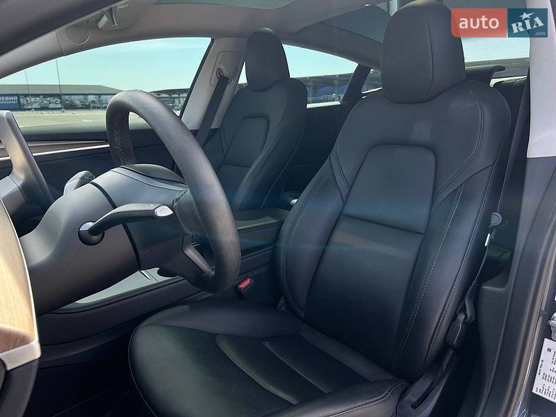 Седан Tesla Model 3 2023 в Одессе