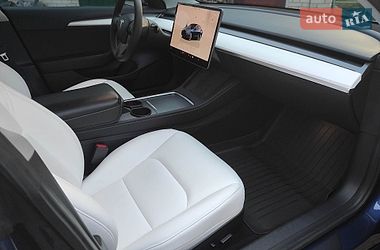 Седан Tesla Model 3 2022 в Києві