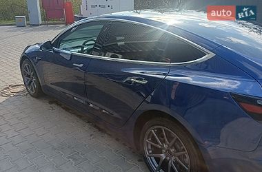 Седан Tesla Model 3 2020 в Киеве