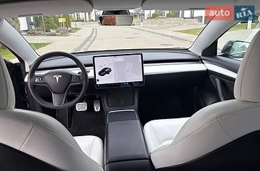 Седан Tesla Model 3 2021 в Киеве