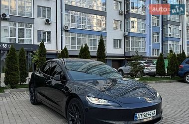 Седан Tesla Model 3 2024 в Ивано-Франковске
