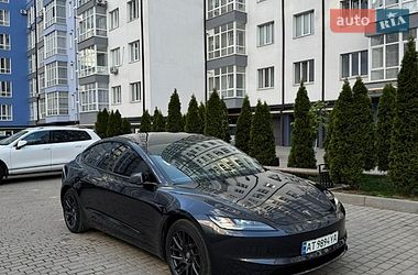 Седан Tesla Model 3 2024 в Ивано-Франковске