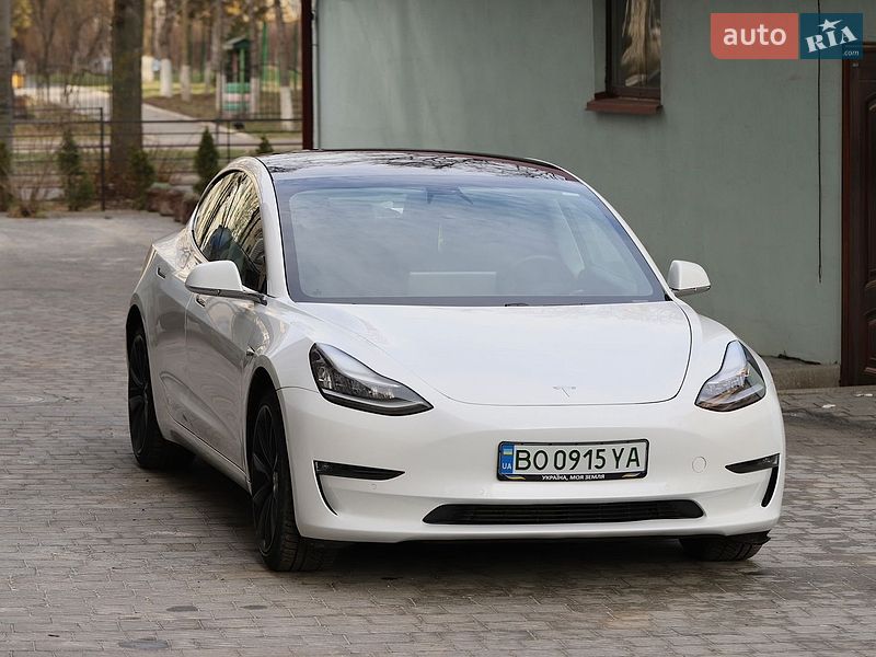 Седан Tesla Model 3 2019 в Тернополе