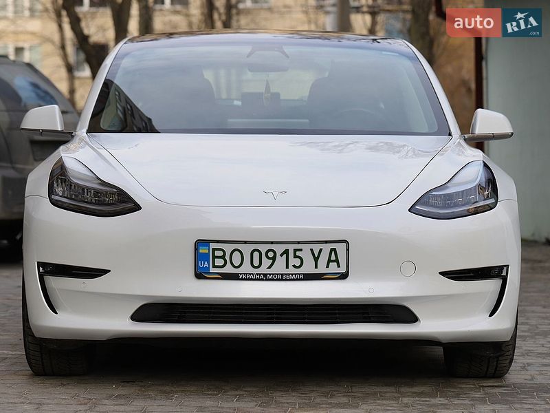 Седан Tesla Model 3 2019 в Тернополе
