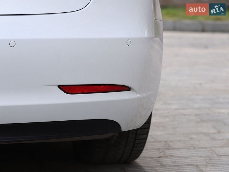Седан Tesla Model 3 2019 в Тернополе