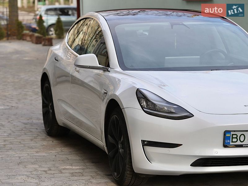 Седан Tesla Model 3 2019 в Тернополе
