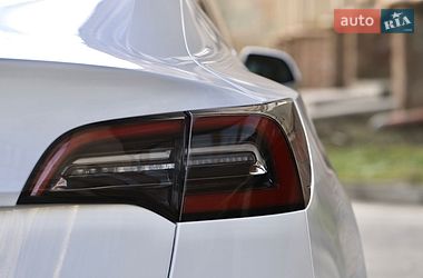 Седан Tesla Model 3 2019 в Тернополе