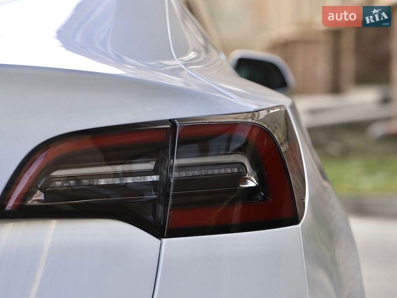 Седан Tesla Model 3 2019 в Тернополе