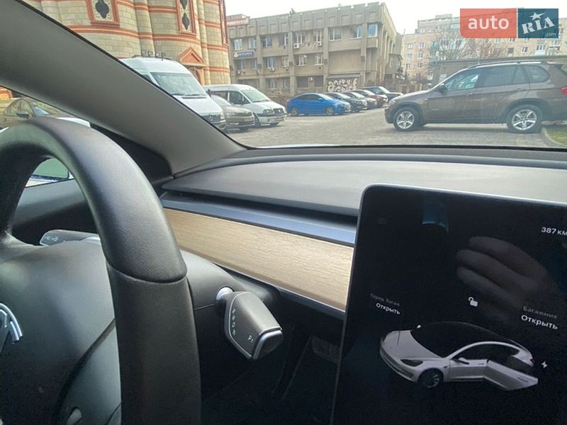 Седан Tesla Model 3 2019 в Тернополе