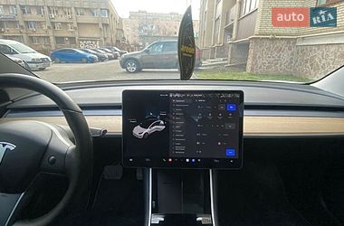 Седан Tesla Model 3 2019 в Тернополе