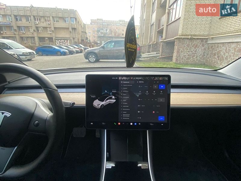Седан Tesla Model 3 2019 в Тернополе