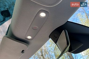 Седан Tesla Model 3 2025 в Киеве