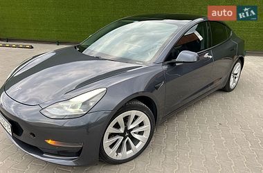 Седан Tesla Model 3 2021 в Киеве