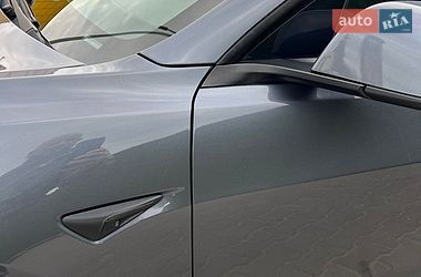 Седан Tesla Model 3 2021 в Киеве