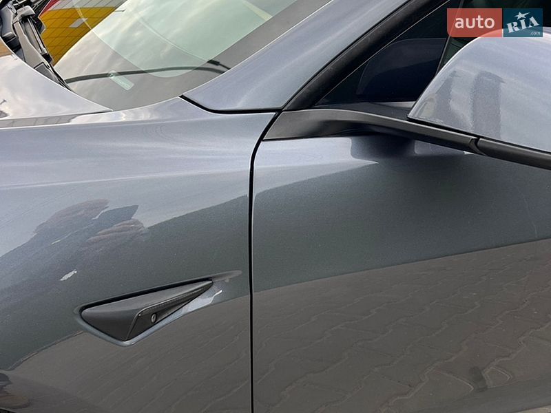 Седан Tesla Model 3 2021 в Киеве