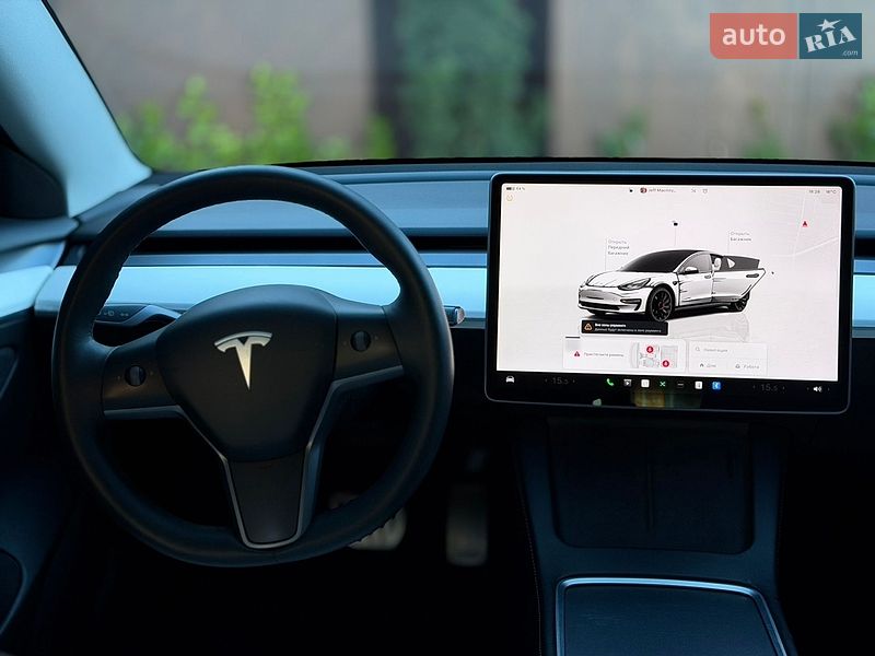 Седан Tesla Model 3 2022 в Черновцах