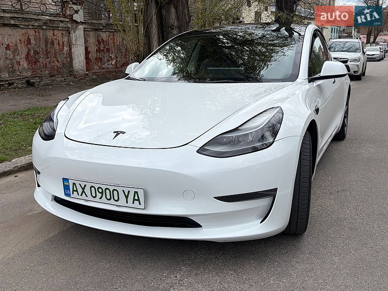 Tesla Model 3 2022