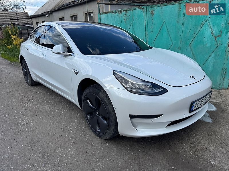Седан Tesla Model 3 2019 в Днепре