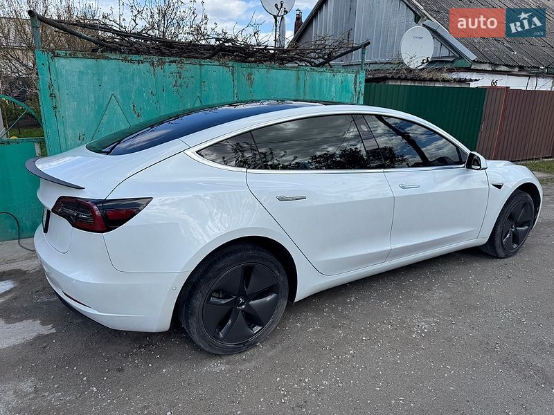 Седан Tesla Model 3 2019 в Днепре