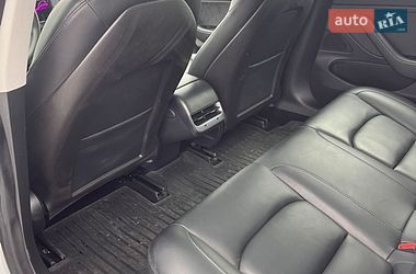 Седан Tesla Model 3 2019 в Ровно