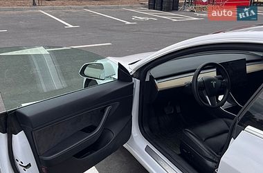 Седан Tesla Model 3 2019 в Ровно