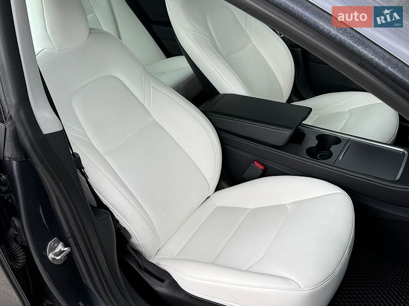 Седан Tesla Model 3 2021 в Києві