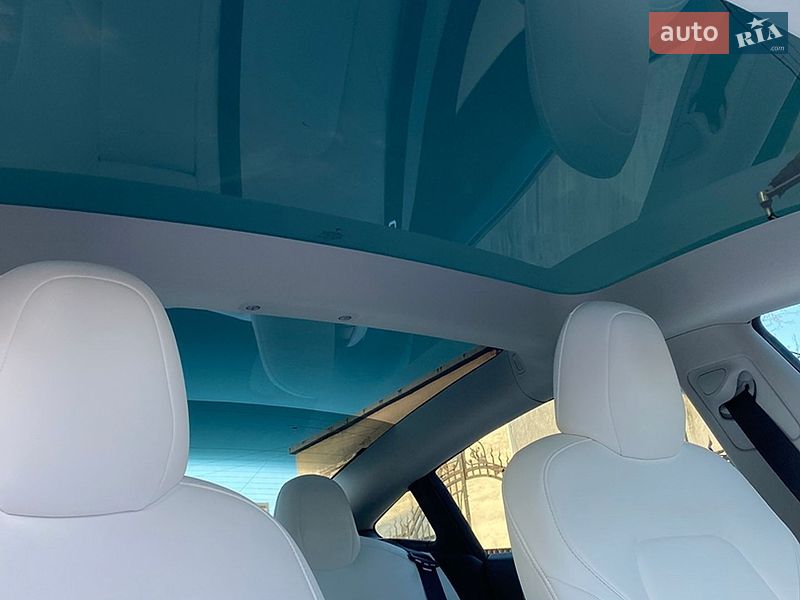 Седан Tesla Model 3 2020 в Ивано-Франковске