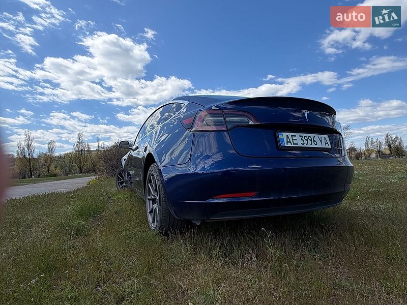 Седан Tesla Model 3 2018 в Каменском