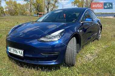 Седан Tesla Model 3 2018 в Каменском